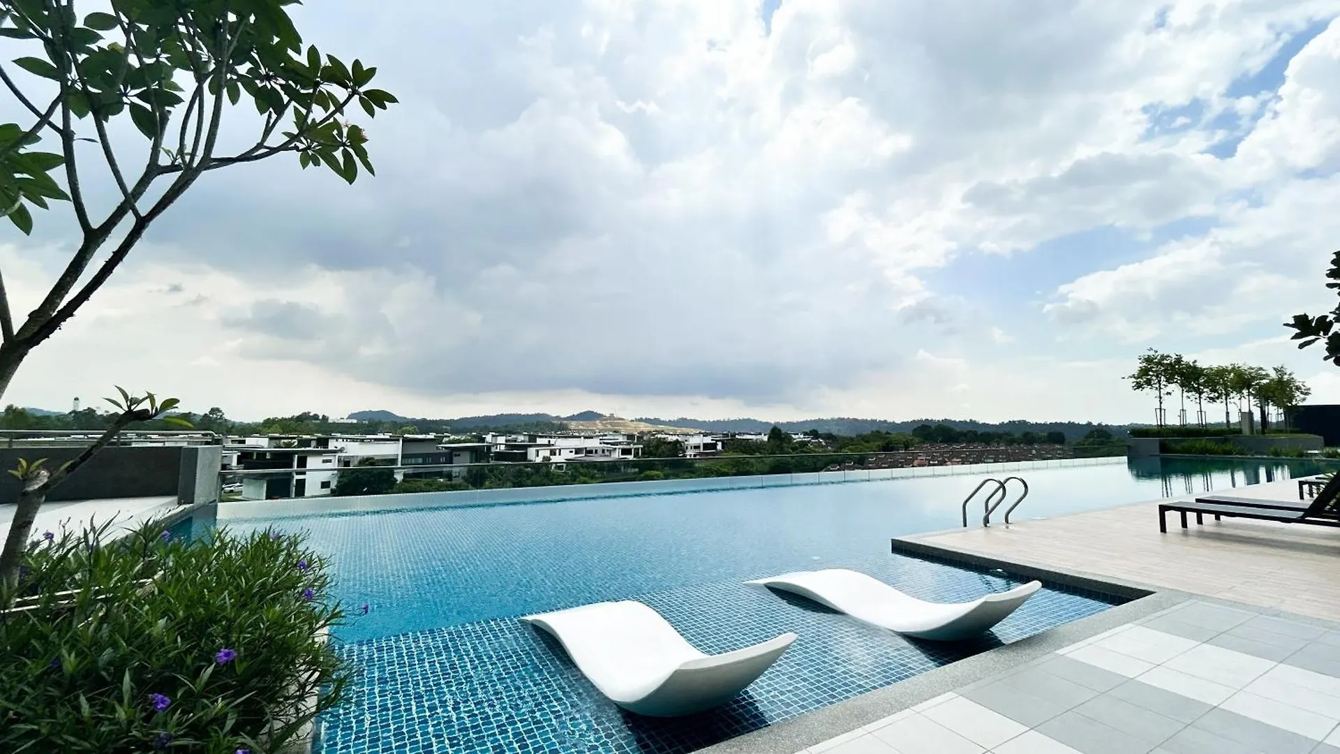 Tulip Residences By Manhattan Group Shah Alam Apartment